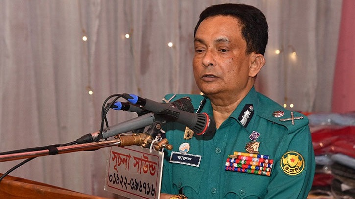 পুলিশকে তথ্য দিয়ে সহযোগিতা করুন: ডিএমপি কমিশনার পুলিশকে তথ্য দিয়ে সহযোগিতা করুন: ডিএমপি কমিশনার