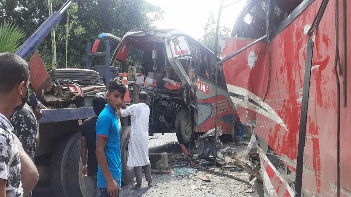 রংপুরে সড়ক দুর্ঘটনায় নিহত ৪, আহত ২৫ রংপুরে সড়ক দুর্ঘটনায় নিহত ৪, আহত ২৫