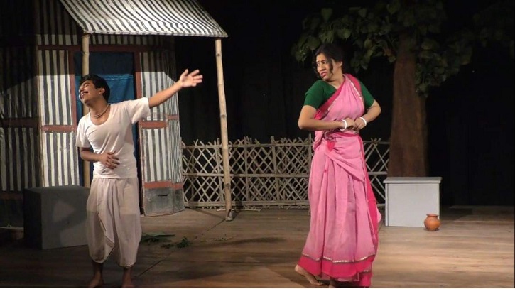 গৌড়নাট নাট্যদলের নাটক ‘রাজার নতুন জামা’ গৌড়নাট নাট্যদলের নাটক ‘রাজার নতুন জামা’