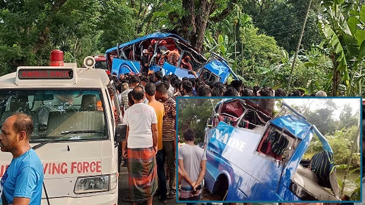 বরিশালে গাছের সঙ্গে বাসের ধাক্কা, নিহত ৮ বরিশালে গাছের সঙ্গে বাসের ধাক্কা, নিহত ৮