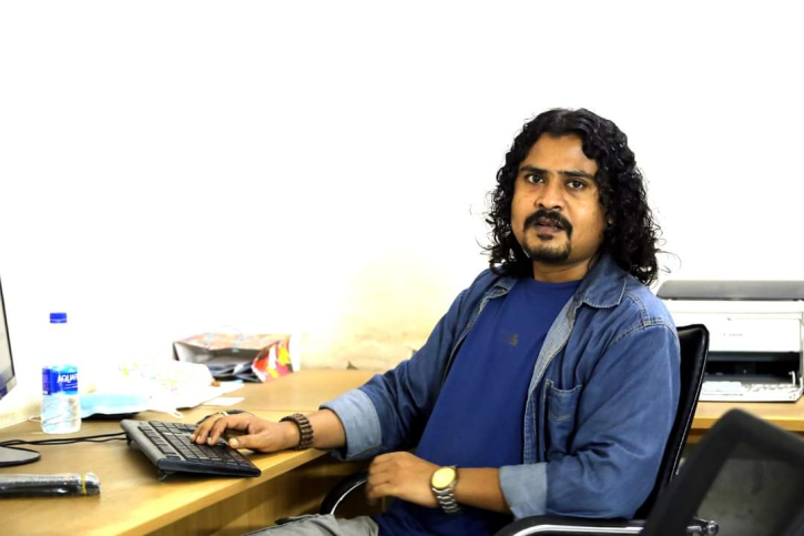 সাংবাদিক ও গীতিকবি ওমর ফারুক বিশাল সড়ক দুর্ঘটনায় মারা গেছেন সাংবাদিক ও গীতিকবি ওমর ফারুক বিশাল সড়ক দুর্ঘটনায় মারা গেছেন
