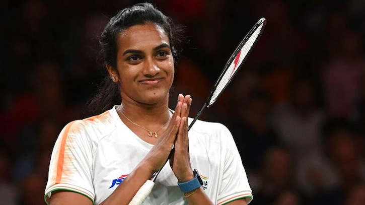 নারী ব্যাডমিন্টন ফাইনালে মিশেল লি-কে হারিয়ে সোনা জিতলেন সিন্ধু নারী ব্যাডমিন্টন ফাইনালে মিশেল লি-কে হারিয়ে সোনা জিতলেন সিন্ধু