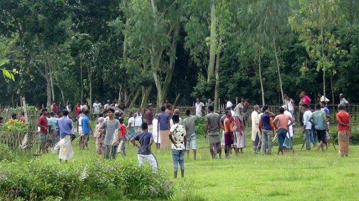 গোরস্তানের জমি দখল নিয়ে সংঘর্ষে ১০ জন আহত