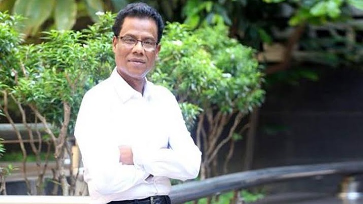 শিল্পী আকবরের দাফন সম্পন্ন শিল্পী আকবরের দাফন সম্পন্ন