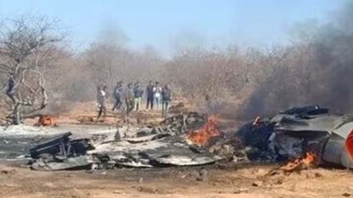 এক ঘণ্টার ব্যবধানে ভারতীয় বিমানবাহিনীর তিন বিমান বিধ্বস্ত এক ঘণ্টার ব্যবধানে ভারতীয় বিমানবাহিনীর তিন বিমান বিধ্বস্ত