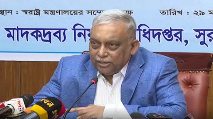 সাজানো প্রতিবেদনের অভিযোগে গ্রেপ্তার সাংবাদিক: স্বরাষ্ট্রমন্ত্রী সাজানো প্রতিবেদনের অভিযোগে গ্রেপ্তার সাংবাদিক: স্বরাষ্ট্রমন্ত্রী