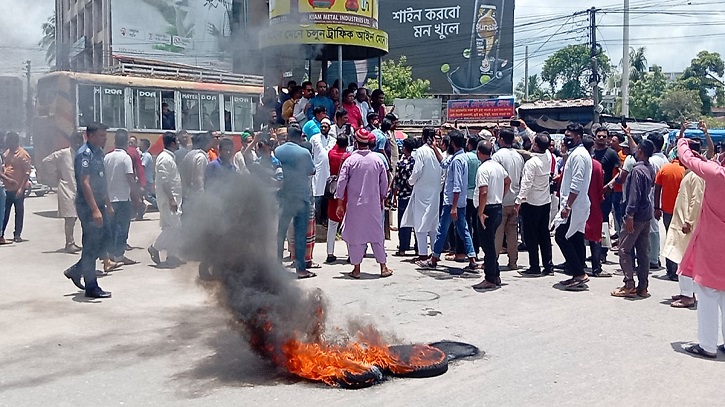 সাংবাদিক রুবেলের দাফন সম্পন্ন, খুনের বিচার দাবি সাংবাদিক রুবেলের দাফন সম্পন্ন, খুনের বিচার দাবি