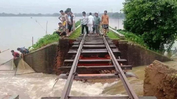 ৫ দিন পর নেত্রকোনার সঙ্গে সারাদেশের ট্রেন চলাচল শুরু