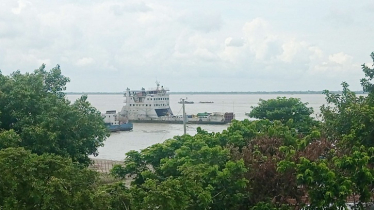 ডুবোচরে আটকা ফেরি ৬ ঘণ্টা পর উদ্ধার