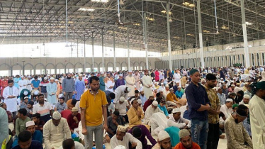 রমজানের প্রথম জুমায় মসজিদে মুসল্লিদের ঢল