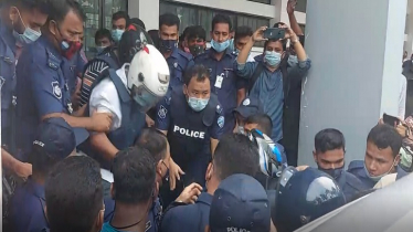 স্বর্ণ ডাকাতির মামলায় গ্রেপ্তার ডিবি`র ওসি সাইফুল ৪ দিন রিমান্ডে স্বর্ণ ডাকাতির মামলায় গ্রেপ্তার ডিবি`র ওসি সাইফুল ৪ দিন রিমান্ডে