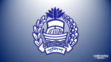 তাড়িয়ে দেয়া গৃহবধূকে সসম্মানে সংসারে ফেরাল পুলিশ তাড়িয়ে দেয়া গৃহবধূকে সসম্মানে সংসারে ফেরাল পুলিশ