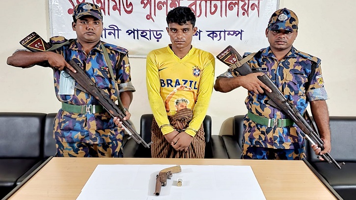 মুহিব্বুল্লাহ হত্যায় অংশ নেয় ১৯ জন রোহিঙ্গা সন্ত্রাসী মুহিব্বুল্লাহ হত্যায় অংশ নেয় ১৯ জন রোহিঙ্গা সন্ত্রাসী