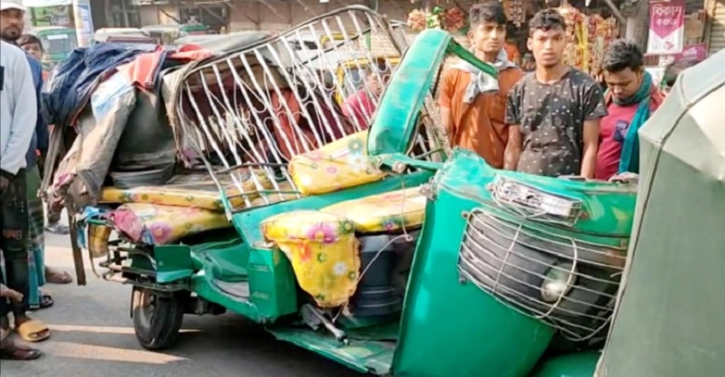 এবার চাঁদপুরের সড়কে প্রাণ হারালেন তিন শিক্ষার্থী