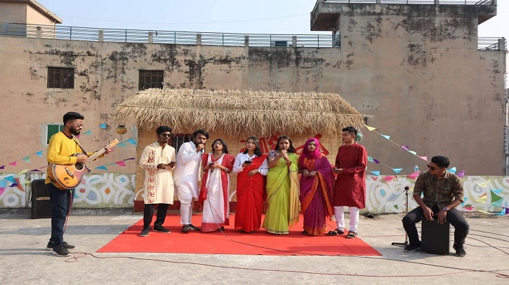 জবিতে গ্রামীন অনুষঙ্গে নবান্ন উৎসব পালন জবিতে গ্রামীন অনুষঙ্গে নবান্ন উৎসব পালন