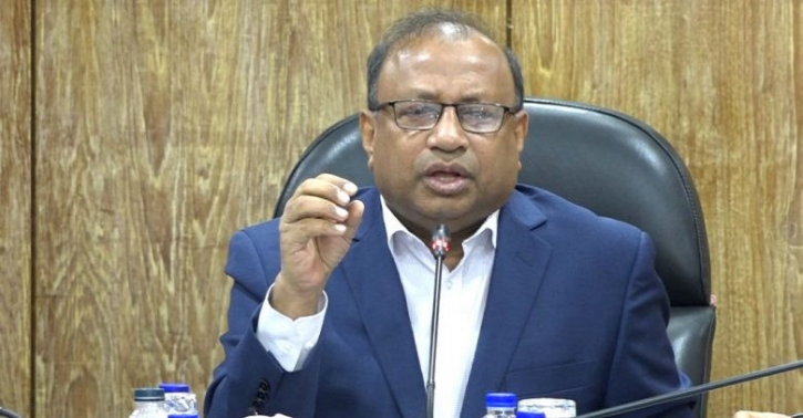 উচ্চশিক্ষিতের বাড়িতে প্রচুর এডিসের লার্ভা, তল্লাশিতেও বাধা উচ্চশিক্ষিতের বাড়িতে প্রচুর এডিসের লার্ভা, তল্লাশিতেও বাধা