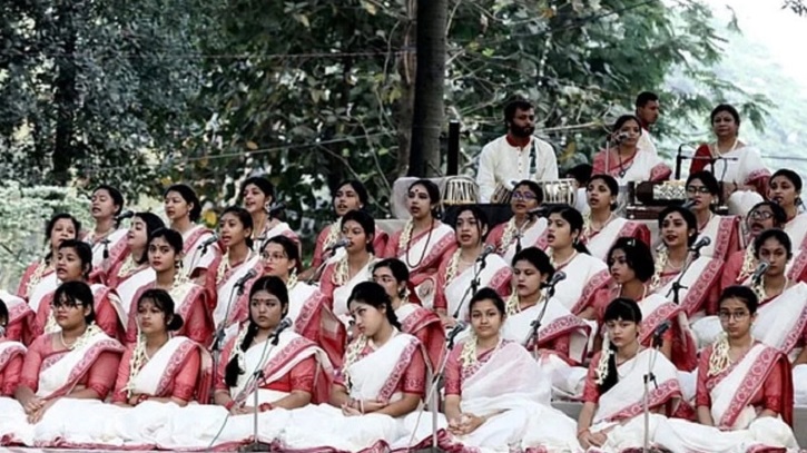 ছায়ানটের বর্ষবরণ অনুষ্ঠান চলছে ছায়ানটের বর্ষবরণ অনুষ্ঠান চলছে