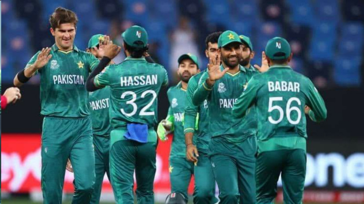 একদিন আগেই ম্যাচের একাদশ জানিয়ে দিল পাকিস্তান একদিন আগেই ম্যাচের একাদশ জানিয়ে দিল পাকিস্তান