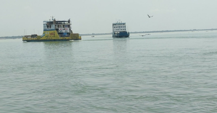 দৌলতদিয়া-পাটুরিয়ায় পারের অপেক্ষায় ৩ শতাধিক যান দৌলতদিয়া-পাটুরিয়ায় পারের অপেক্ষায় ৩ শতাধিক যান