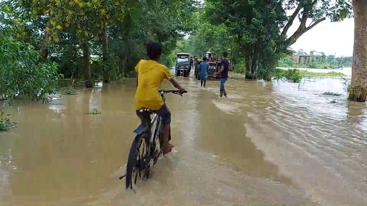 ফেনীর মুহুরী নদীর বাঁধ ভেঙ্গে ৫টি গ্রাম প্লাবিত, স্থায়ী বাঁধ নির্মানের দাবি ফেনীর মুহুরী নদীর বাঁধ ভেঙ্গে ৫টি গ্রাম প্লাবিত, স্থায়ী বাঁধ নির্মানের দাবি