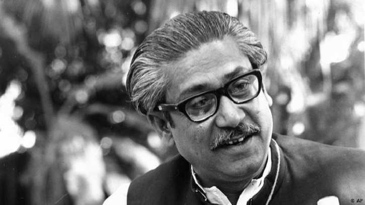 একজন কিংবদন্তি এবং পঞ্চান্নটি বছর একজন কিংবদন্তি এবং পঞ্চান্নটি বছর