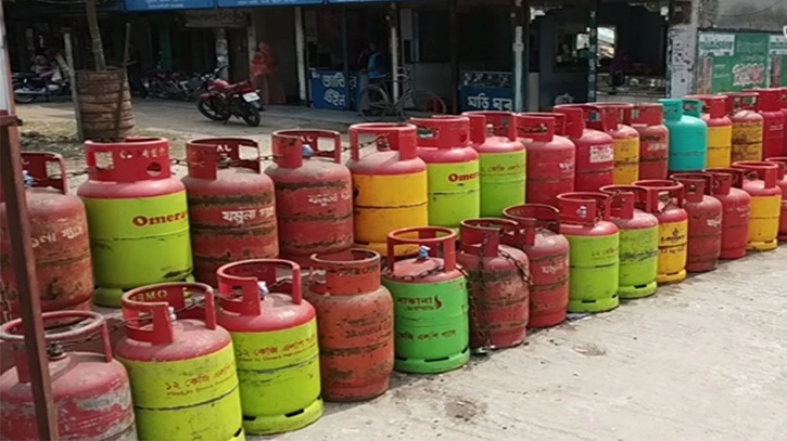 ১২ কেজি এলপি গ্যাসের দাম কমলো ৯৩ টাকা ১২ কেজি এলপি গ্যাসের দাম কমলো ৯৩ টাকা
