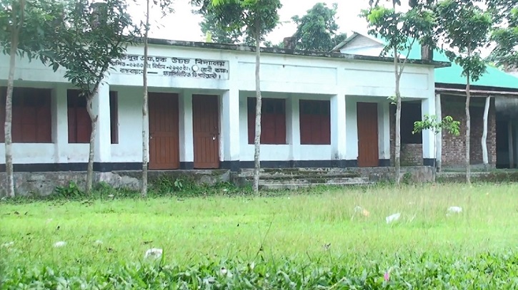 শিক্ষার্থীদের উপবৃত্তির টাকা আত্মসাৎ: সুন্দরগঞ্জে ইউএনও অধ্যক্ষ সহ ১৬ জনের বিরুদ্ধে মামলা