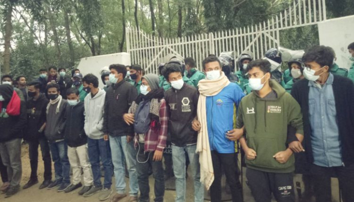 শাবিপ্রবি উপাচার্যের বাসভবন ঘেরাও, বিদ্যুৎ সংযোগ বিচ্ছিন্ন শাবিপ্রবি উপাচার্যের বাসভবন ঘেরাও, বিদ্যুৎ সংযোগ বিচ্ছিন্ন
