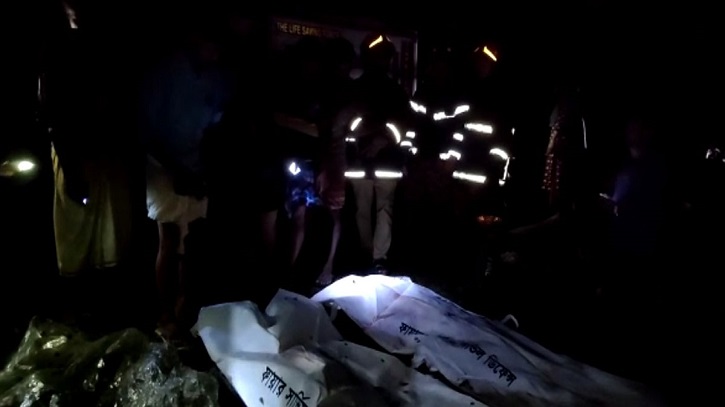 গোপালগঞ্জে ট্রেনের সঙ্গে ধাক্কা লেগে নসিমনের ৫ যাত্রী নিহত গোপালগঞ্জে ট্রেনের সঙ্গে ধাক্কা লেগে নসিমনের ৫ যাত্রী নিহত