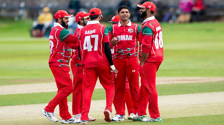 বিশ্বকাপ শুরু, টসে জিতে ফিল্ডিংয়ে ওমান বিশ্বকাপ শুরু, টসে জিতে ফিল্ডিংয়ে ওমান
