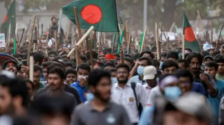 লাশের ওপর দিয়ে আলোচনায় যাওয়া যায় না: সরকারের প্রস্তাবে শিক্ষার্থীরা লাশের ওপর দিয়ে আলোচনায় যাওয়া যায় না: সরকারের প্রস্তাবে শিক্ষার্থীরা