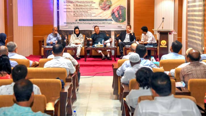 কৃষক বাঁচলে, দেশ বাঁচবে: কৃষিমন্ত্রী কৃষক বাঁচলে, দেশ বাঁচবে: কৃষিমন্ত্রী
