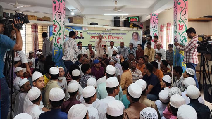 দৃষ্টি সরাতে সরকার বিভিন্ন ইস্যু তৈরি করছে: রিজভী দৃষ্টি সরাতে সরকার বিভিন্ন ইস্যু তৈরি করছে: রিজভী