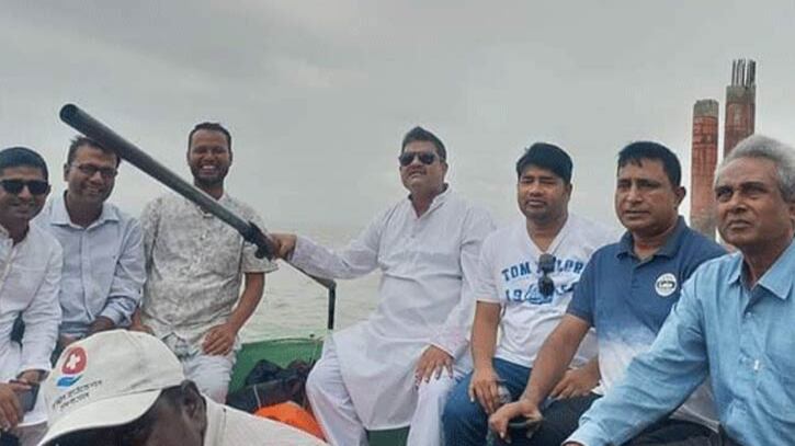 স্পিড বোটের ধাক্কায় এমপি মিতা আহত, বোটচালক গ্রেপ্তার স্পিড বোটের ধাক্কায় এমপি মিতা আহত, বোটচালক গ্রেপ্তার