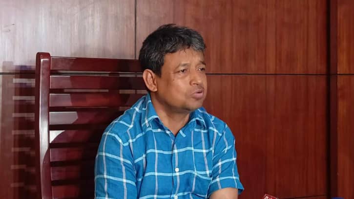 আন্দোলনকারী শিক্ষার্থীদের কেউ ইন্ধন দিতে পারে: ডিবি প্রধান