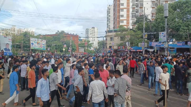 কোটা আন্দোলনে সংঘর্ষ : ঢাকা, চট্টগ্রাম ও রংপুরে নিহত ৪ কোটা আন্দোলনে সংঘর্ষ : ঢাকা, চট্টগ্রাম ও রংপুরে নিহত ৪