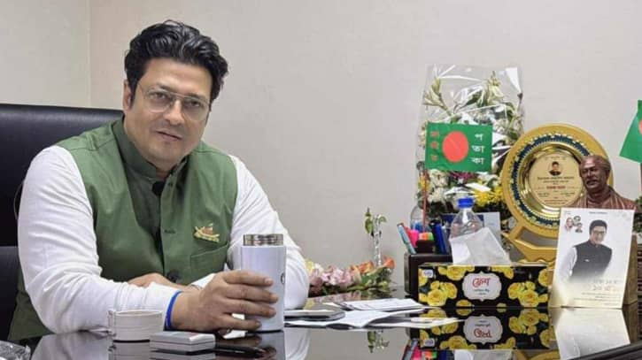 চিত্রনায়ক ফেরদৌসের নামে হত্যা মামলা চিত্রনায়ক ফেরদৌসের নামে হত্যা মামলা