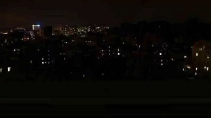 একাত্তরের কালরাত স্মরণে ২৫ মার্চ দেশে এক মিনিটের ‘ব্ল্যাক আউট’ একাত্তরের কালরাত স্মরণে ২৫ মার্চ দেশে এক মিনিটের ‘ব্ল্যাক আউট’