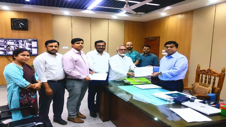 নির্বাচন কর্মকর্তার ‘হয়রানি বন্ধে’ এবি পার্টির স্মারকলিপি নির্বাচন কর্মকর্তার ‘হয়রানি বন্ধে’ এবি পার্টির স্মারকলিপি