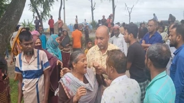 হাসপাতালে যাওয়ার পথে ট্রাকচাপায় প্রাণ গেল বাবা-ছেলের হাসপাতালে যাওয়ার পথে ট্রাকচাপায় প্রাণ গেল বাবা-ছেলের