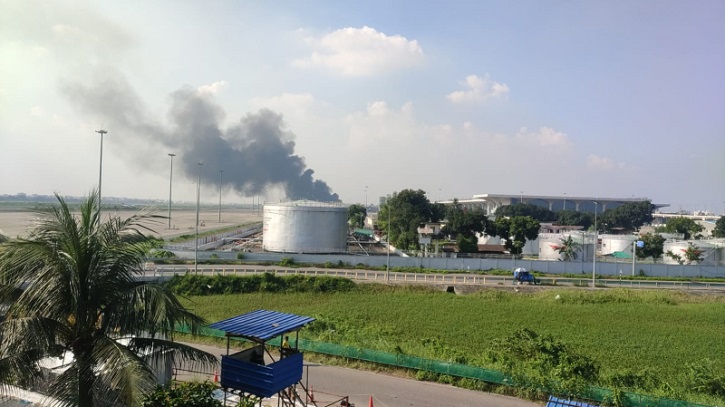 শাহজালাল আন্তর্জাতিক বিমানবন্দরে আগুন শাহজালাল আন্তর্জাতিক বিমানবন্দরে আগুন