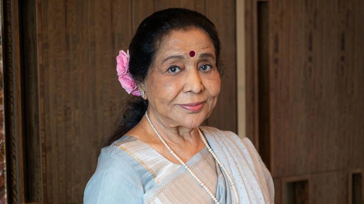 আশা ভোঁসলে হাসপাতালে ভর্তি