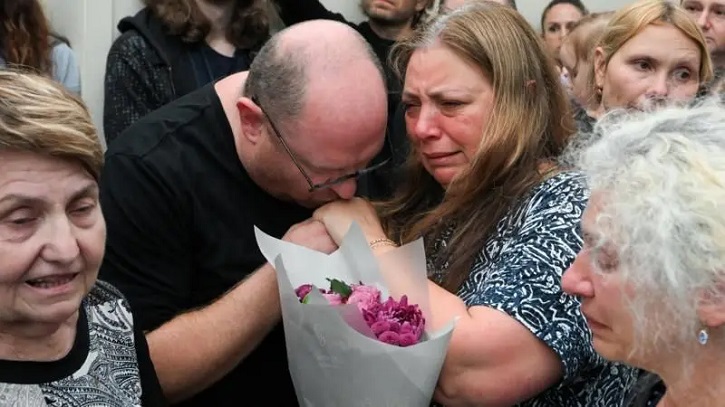 অস্ট্রেলিয়ার বন্ডাই বিচ বন্দুকধারী ভারতীয়, জানিয়েছে পুলিশ