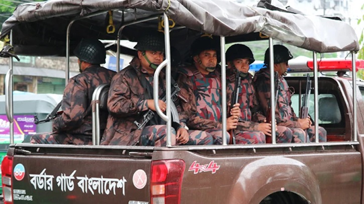 রাজধানীসহ সারা দেশে ১৯১ প্লাটুন বিজিবি মোতায়েন রাজধানীসহ সারা দেশে ১৯১ প্লাটুন বিজিবি মোতায়েন