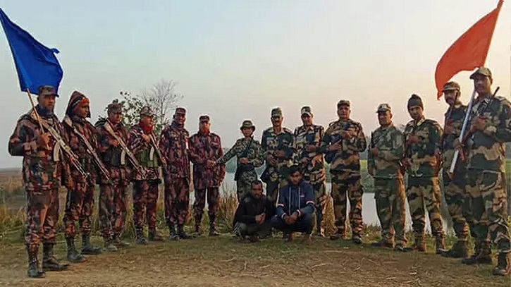 সীমান্ত থেকে ধরে আনা দুই ভারতীয় নাগরিককে ফেরত দিয়েছে বিজিবি