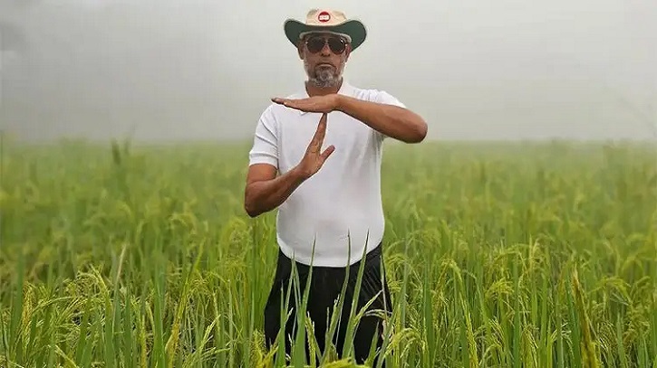 মনোনয়ন না পেয়ে আম্পায়ারের ভঙ্গিতে রিভিউ আবেদন করলেন বিএনপি নেতা