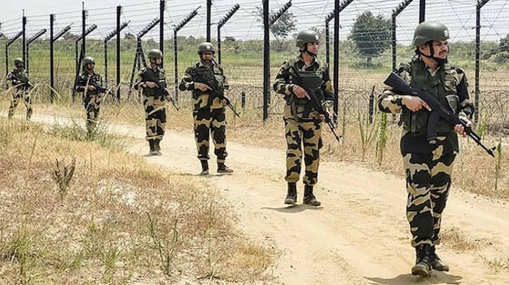 বিএসএফের হাতে ‘আটক’ ১৩ বাংলাদেশির বিষয়ে তথ্য মিলছে না বিএসএফের হাতে ‘আটক’ ১৩ বাংলাদেশির বিষয়ে তথ্য মিলছে না