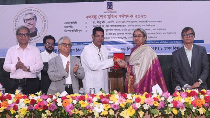 মরণোত্তর ‘বঙ্গবন্ধু স্বর্ণপদক’ পেলেন বেবী মওদুদ মরণোত্তর ‘বঙ্গবন্ধু স্বর্ণপদক’ পেলেন বেবী মওদুদ