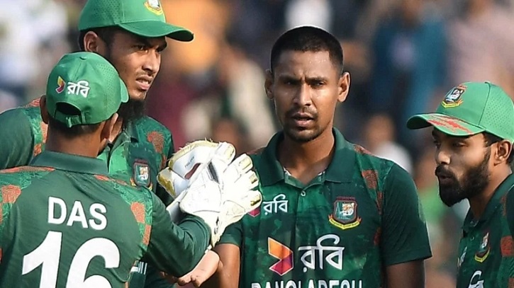 ইতিহাস গড়ে যুক্তরাষ্ট্রকে হারিয়ে হোয়াইটওয়াশ এড়াল বাংলাদেশ ইতিহাস গড়ে যুক্তরাষ্ট্রকে হারিয়ে হোয়াইটওয়াশ এড়াল বাংলাদেশ