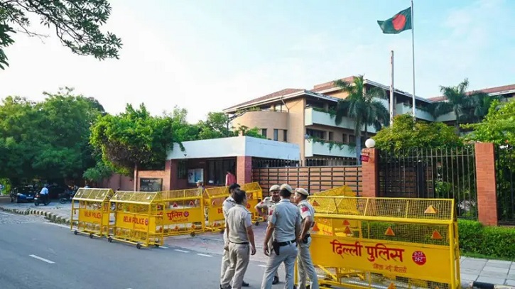 দিল্লিতে বাংলাদেশ হাইকমিশনের সামনে ‘হিন্দু চরমপন্থীদের’ বিক্ষোভ, কী ঘটেছিল